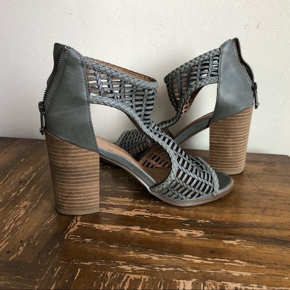 Report Peep Toe Leather Wedges - Picture 3 of 4